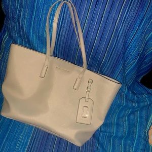 MARC JACOBS gray/silver tote LIKE NEW 🤍